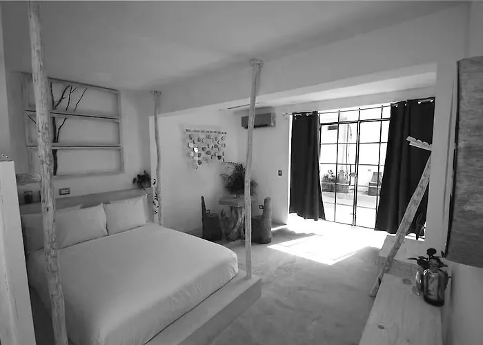 Radio Hotel *