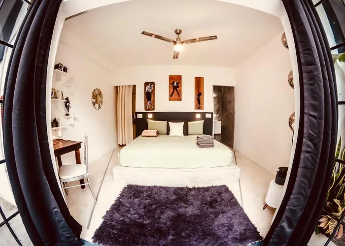 Radio Hotel *